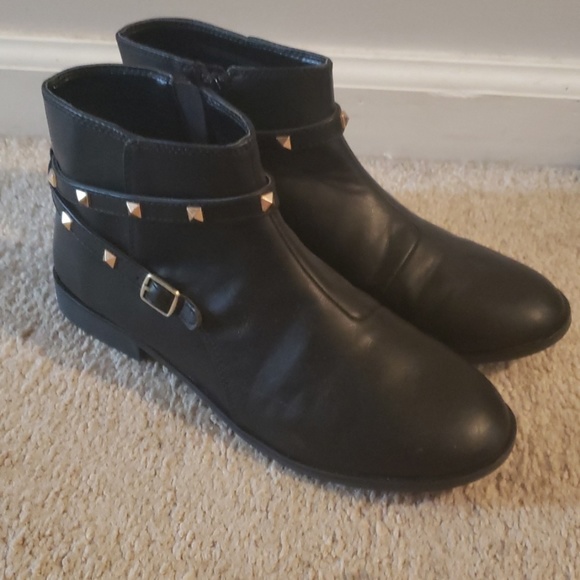 Shoes - Picture 2 of 3